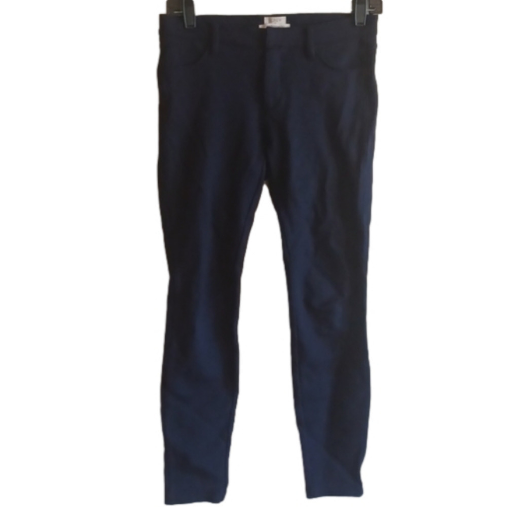 𝅺jcrew. " The gigi pant" ❤️ Size 2 petite.So classic.Very dark blue.